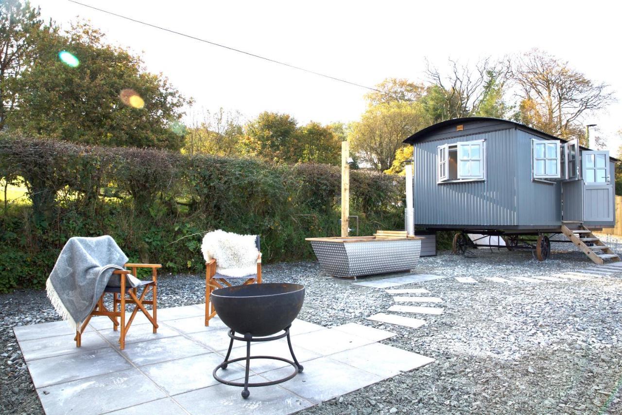 Blatchford Briar - Award Winning Private Shephards Huts With Their Own Secluded Hot Tubs Milton Abbot 外观 照片