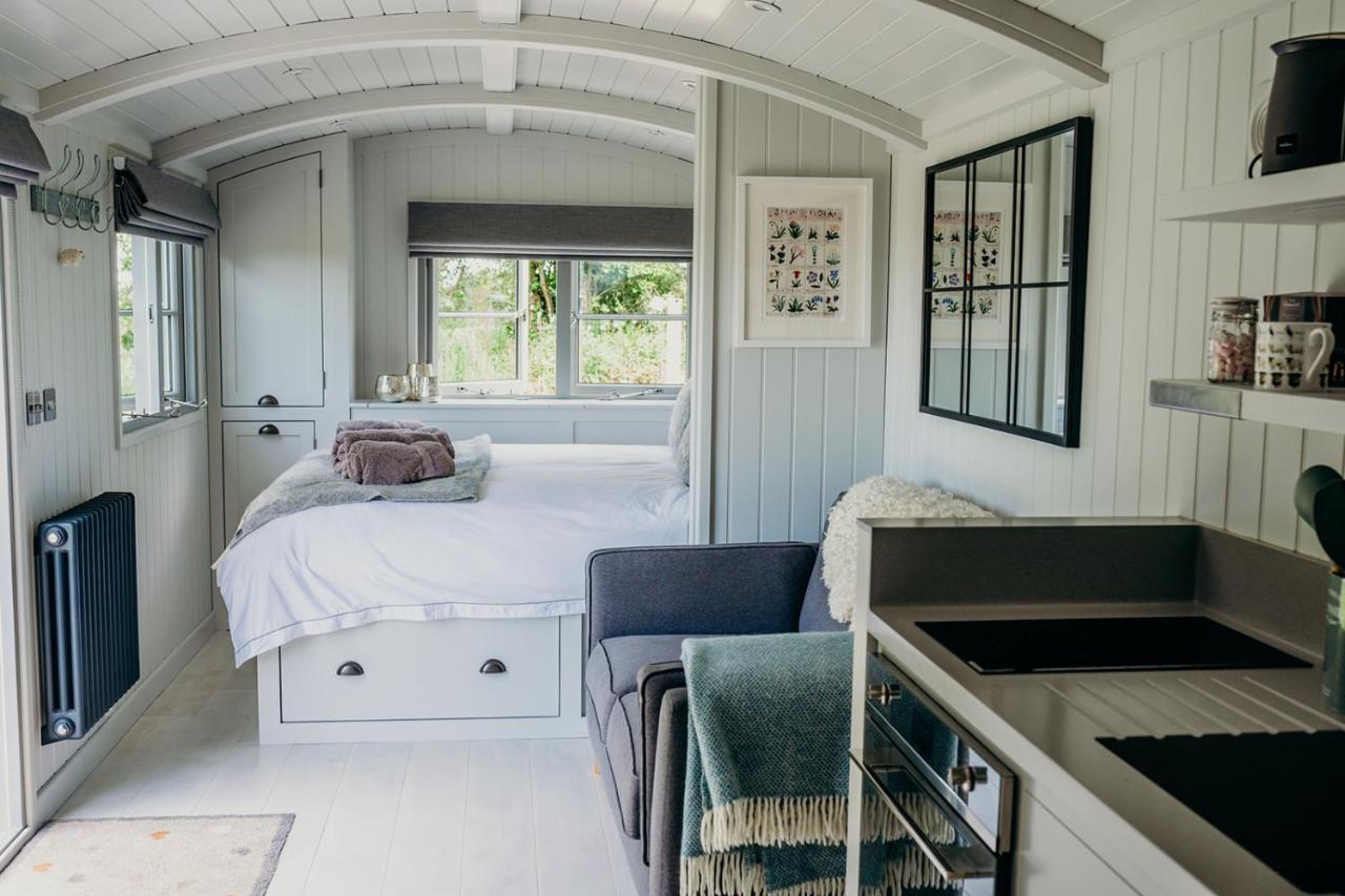 Blatchford Briar - Award Winning Private Shephards Huts With Their Own Secluded Hot Tubs Milton Abbot 外观 照片