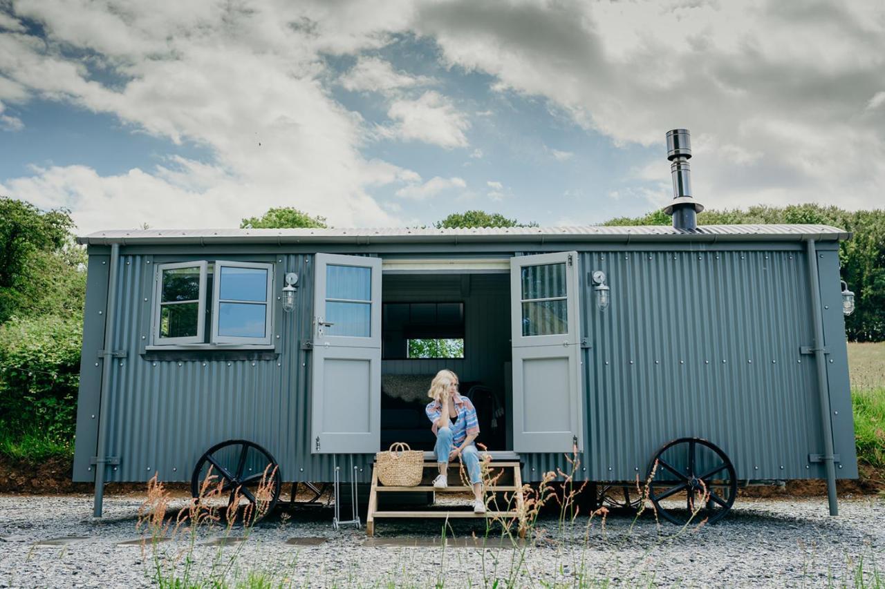 Blatchford Briar - Award Winning Private Shephards Huts With Their Own Secluded Hot Tubs Milton Abbot 外观 照片