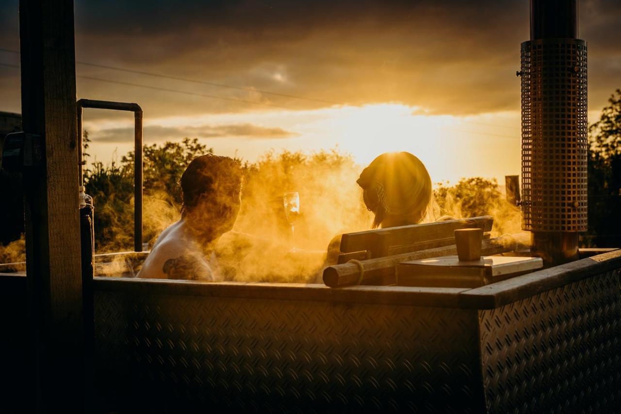 Blatchford Briar - Award Winning Private Shephards Huts With Their Own Secluded Hot Tubs Milton Abbot 外观 照片